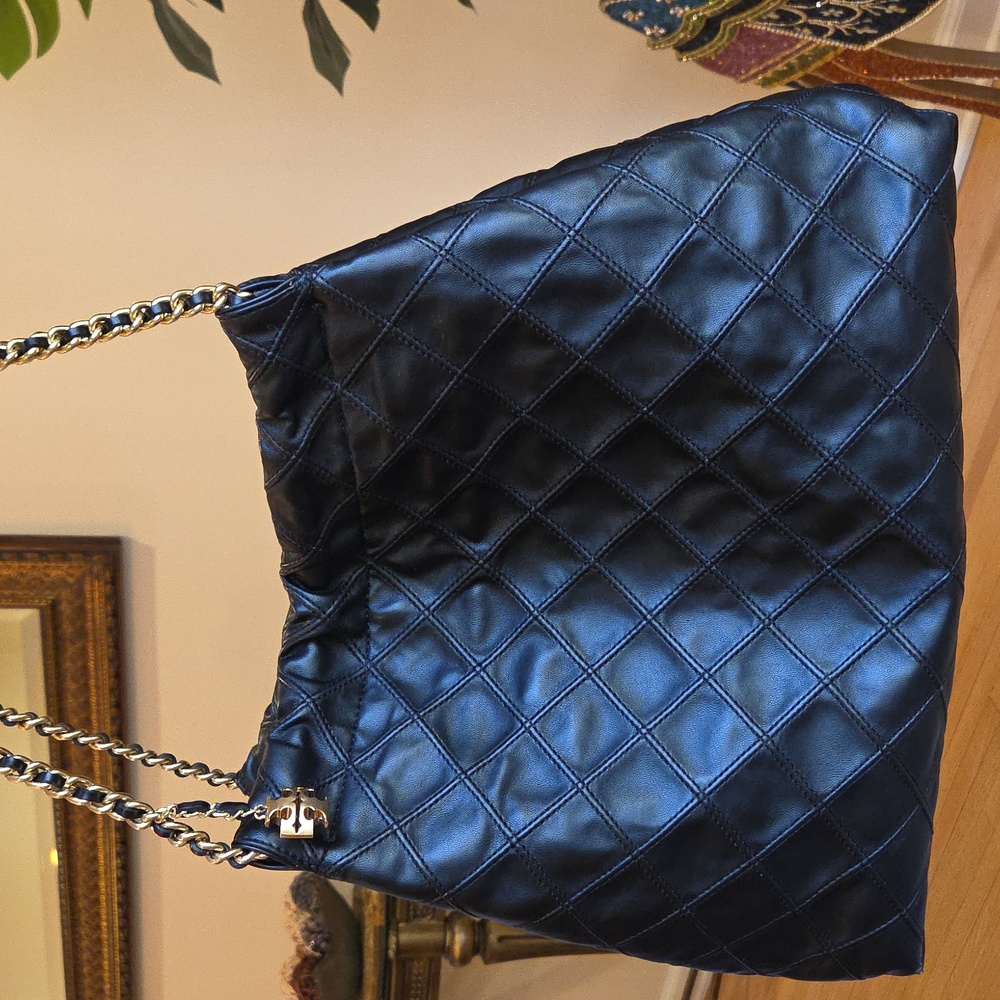 TORY BURCH FLEMING SOFT HOBO BAG Black Quilted - Picture 11 of 17